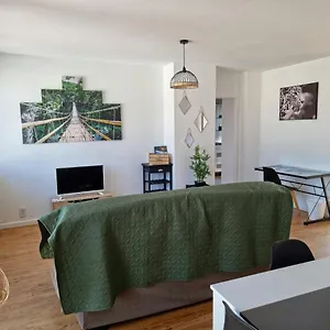  Appartement Le Belvedere Vue Pyrénées, Familiale, Centre France